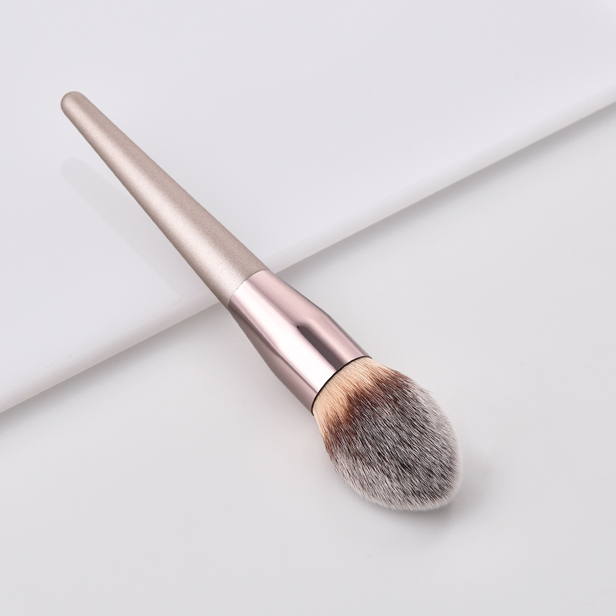 4 pcs Champagne Makeup Brushes - Huda Beauty Makeup Brush Set review and price